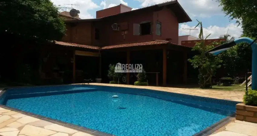 Casa com 4 suites e ampla area de lazer no bairro Olinda, Uberaba
