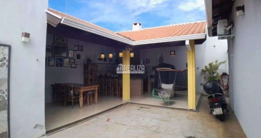 Casa com 3 dormitorios e varanda gourmet em Uberaba