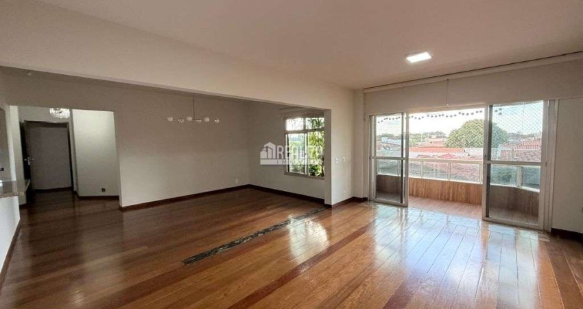 Apartamento de 3 dormitorios no Condominio Edificio Porto Seguro, no bairro Vila Olimpica, Uberaba - Venha conferir!