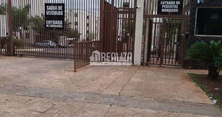 Apartamento a venda no Condominio Parque Udon, no bairro Fabricio, Uberaba: 2 dormitorios, piscina e portaria 24hrs