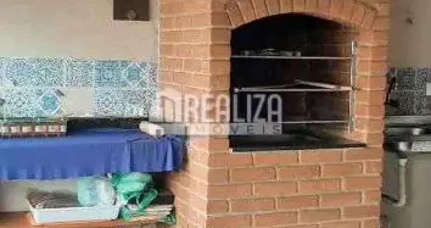 Casa a venda com 3 dormitorios e churrasqueira no Bairro Santos Dumont, Uberaba