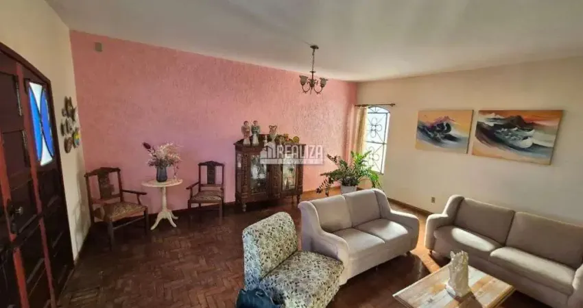 Casa a venda no Bairro Nossa Senhora da Abadia, Uberaba