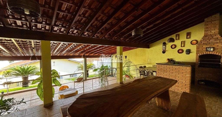 Casa a venda no bairro Estados Unidos em Uberaba - 3 dormitorios, 2 suites, 3 garagens