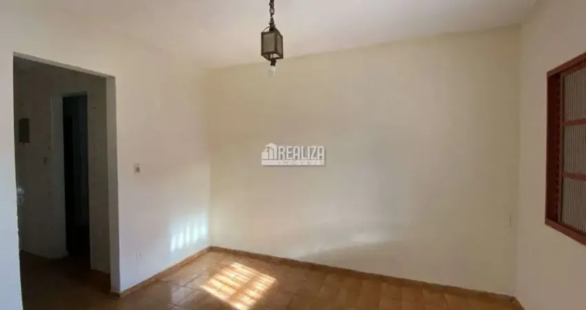 Casa com 5 dormitorios para alugar no bairro Costa Telles, em Uberaba