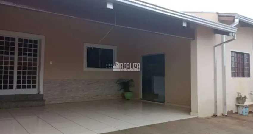 Casa a venda em uberaba - 3 dormitorios, suite, garagem e varanda!