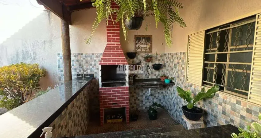 Casa com 2 quartos para alugar no Jardim Elza Amuí I, Uberaba