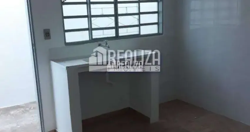 Casa com 1 quarto para alugar no Conjunto Cássio Rezende, Uberaba 