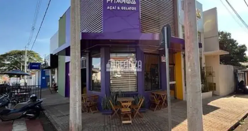 Ponto comercial a venda no bairro estados unidos na praca carlos em uberaba. (loja de acai).