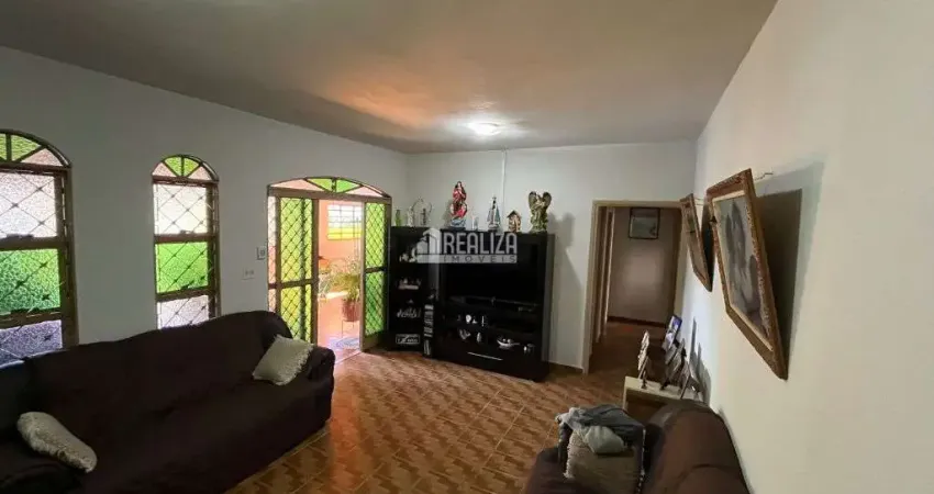 Casa a venda no bairro lourdes - uberaba: 3 dormitorios, suite, quintal e mais!