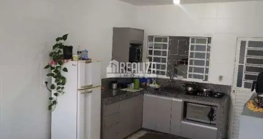 Casa a venda no bairro conjunto costa telles i, uberaba - 3 quartos e 4 vagas de garagem!