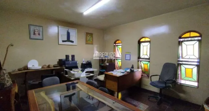 Casa a venda com 4 dormitorios no bairro santa maria, uberaba