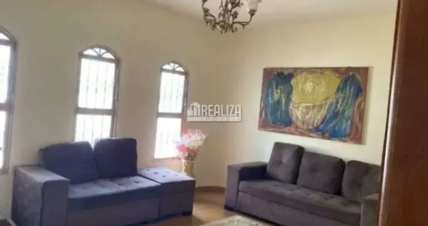 Casa  com 3 dormitorios e area de lazer no bairro santa marta, uberaba