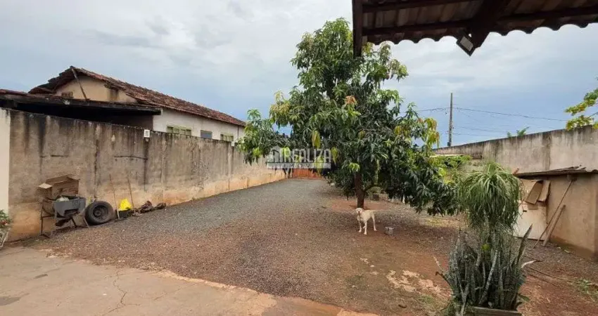 Casa a venda no bairro de lourdes, uberaba: 2 dormitorios, 1 banheiro, 4 garagens