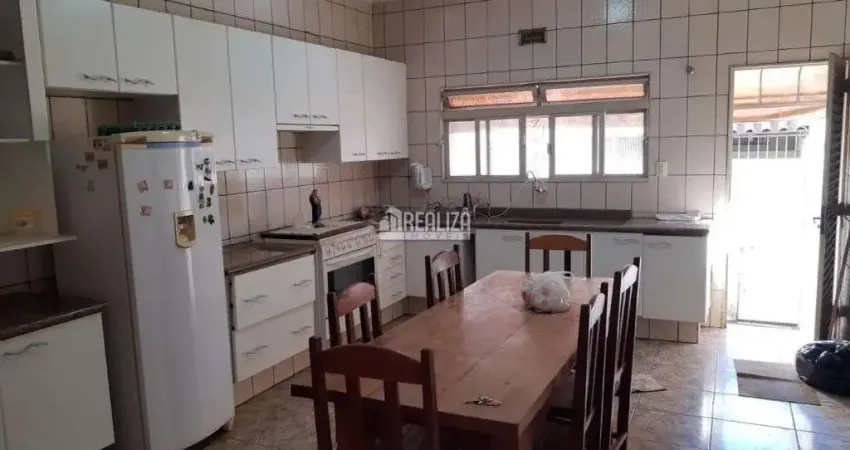 Casa com 3 quartos à venda no Dom Eduardo, Uberaba 