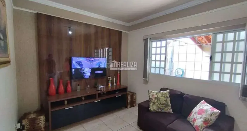 Casa a venda em uberaba - 2 dormitorios, moveis planejados e ar-condicionado