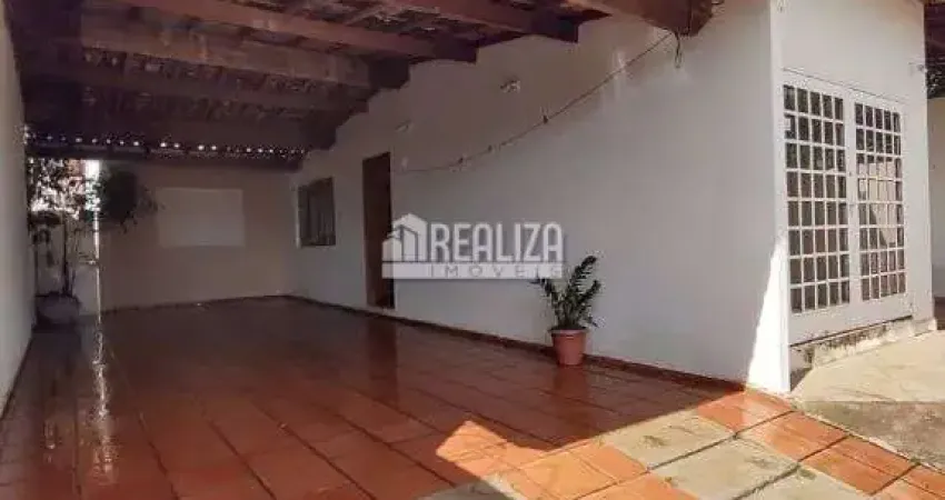 Casa a venda com 3 dormitorios e suite no residencial estados unidos, uberaba