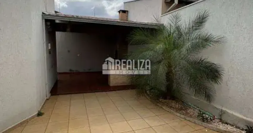 Casa com comodo comercial  a venda no bairro jardim maracana, uberaba, mg !