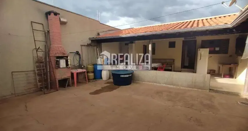 Casa com 2 quartos à venda no Conjunto Maringá II, Uberaba 
