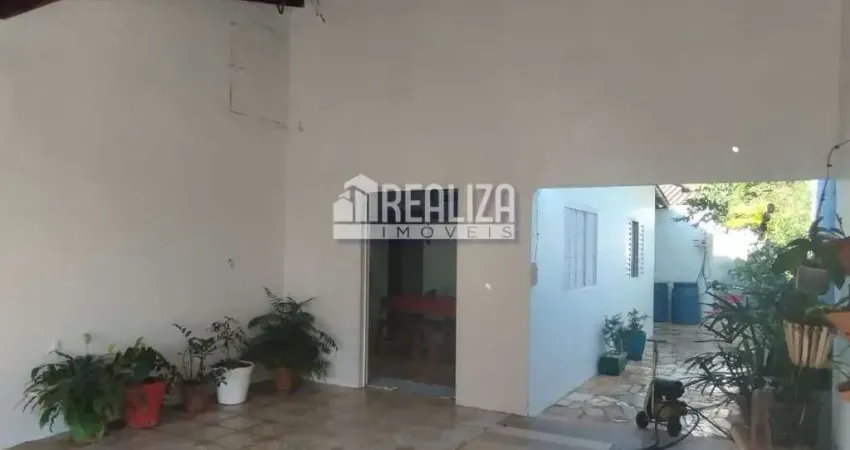 Casa com 2 quartos à venda na Cidade Ozanan, Uberaba 