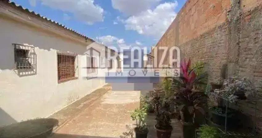 Casa padrao a venda em lourdes, uberaba: 3 dormitorios, suite, quintal e varanda!
