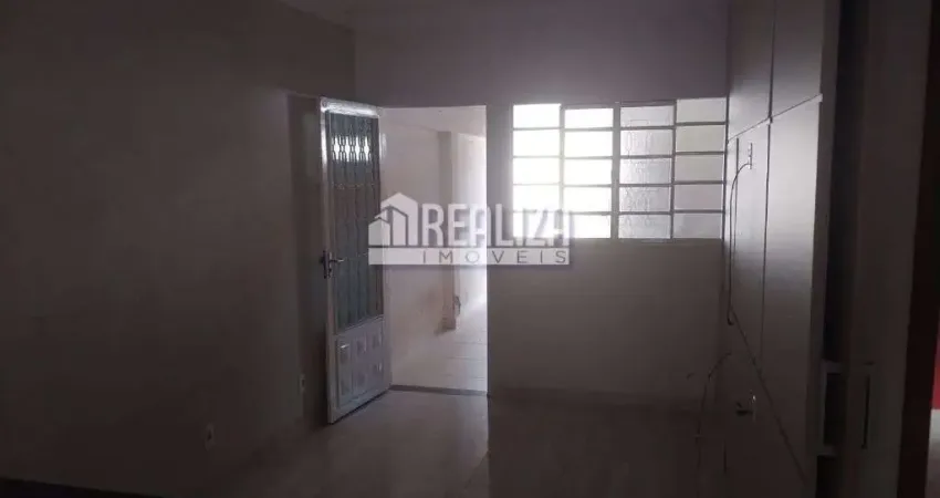 Casa a venda em uberaba - 2 dormitorios, suite e espaco gourmet