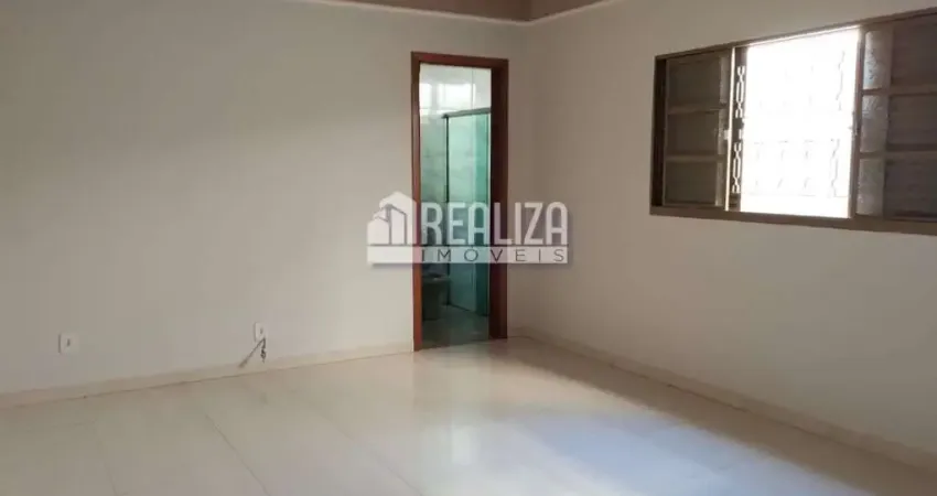 Casa a venda no residencial estados unidos, uberaba: 3 dormitorios, suite, armarios embutidos e muito mais!