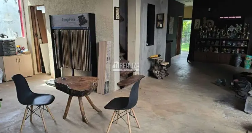 Casa a venda em uberaba - 3 dormitorios, moveis planejados e quintal com grama!