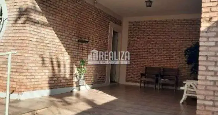 Casa com 3 quartos à venda na Nossa Senhora da Abadia, Uberaba 