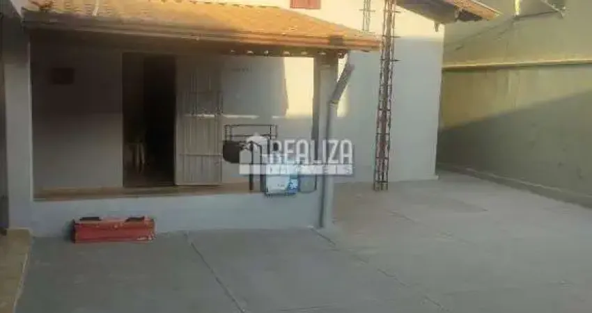 Casa com 3 quartos para alugar no Santa Marta, Uberaba 