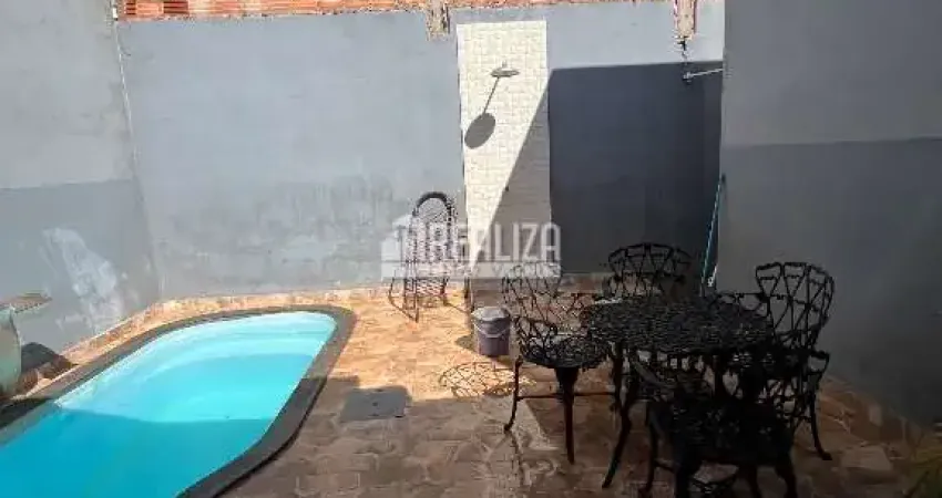 Vende-se casa com piscina e area gourmet completa, no bairro Jardim Bothanico - Igarapava/SP