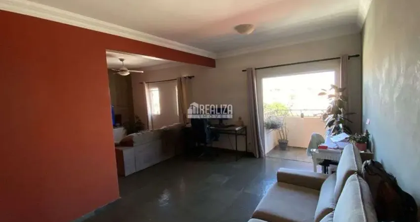Apartamento com 3 dormitorios e suite no Condominio Edificio Fabiana, em Uberaba - Imperdivel!