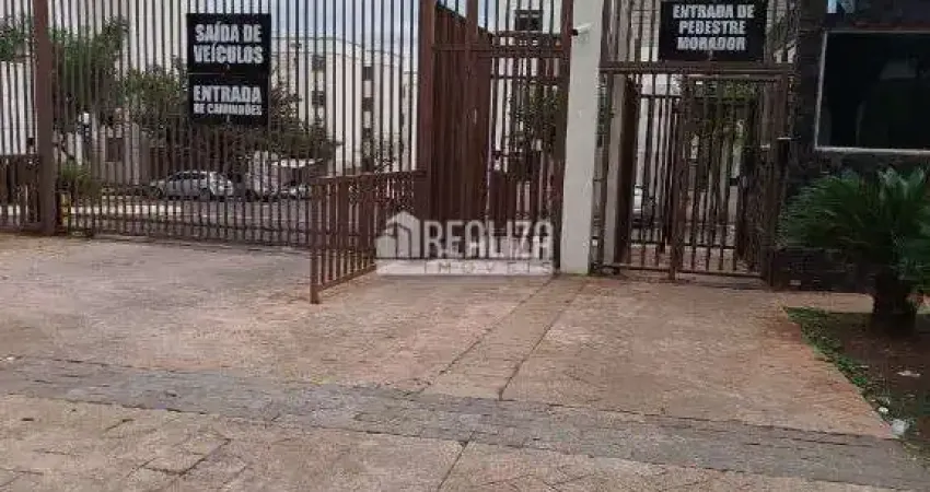 Apartamento a venda no Condominio Parque Udon, no bairro Fabricio, Uberaba: 2 dormitorios, piscina e portaria 24hrs