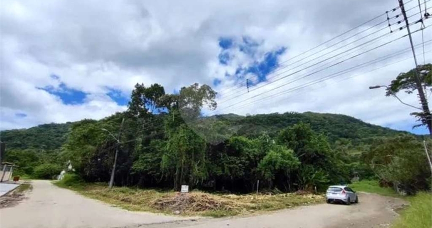 Terreno à venda na Pargo, Massaguaçu, Caraguatatuba