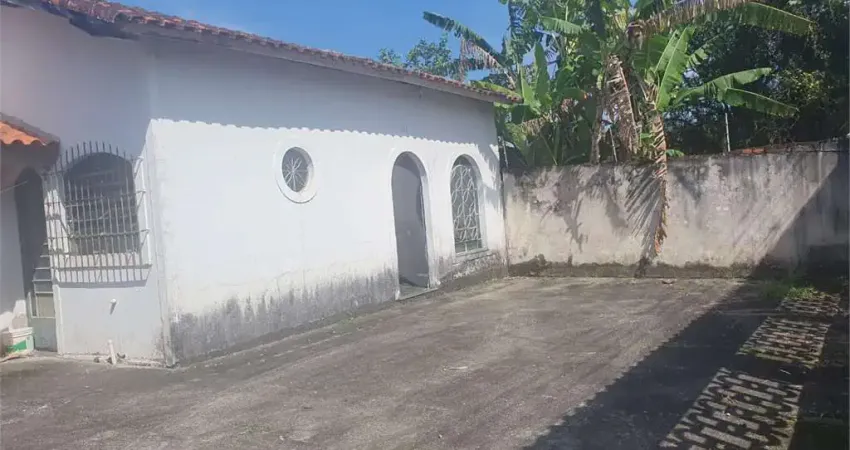 Casa térrea com 2 quartos à venda em Martim De Sá - SP