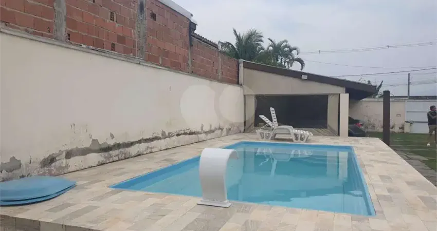 Casa térrea com 3 quartos à venda em Mirante Da Orla - SP