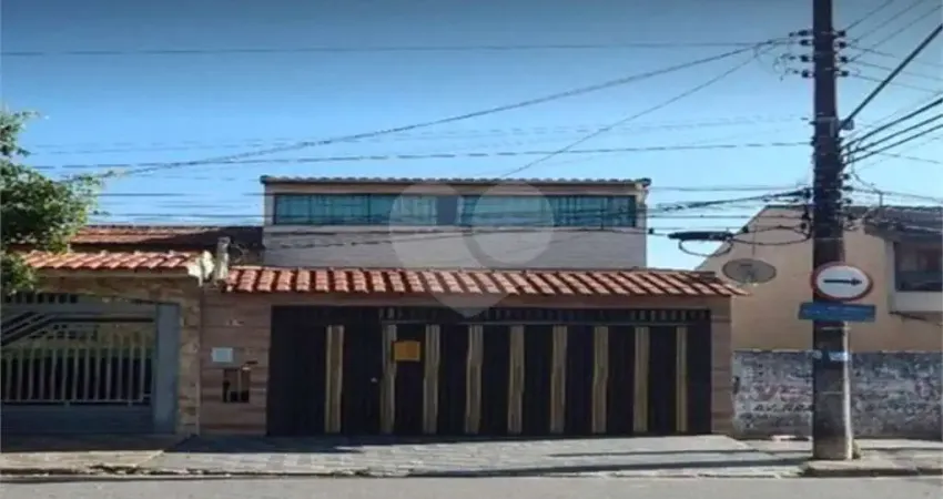 Sobrado com 6 quartos à venda em Jardim Las Vegas - SP