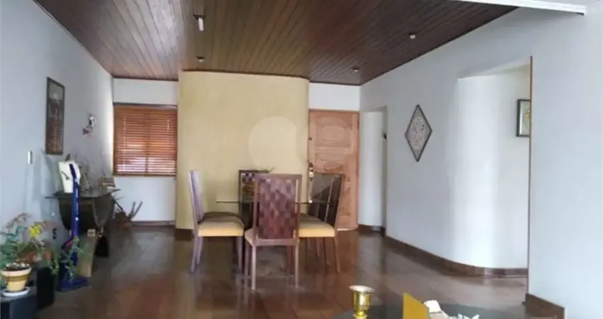 Apartamento com 3 quartos à venda em Vila Bastos - SP