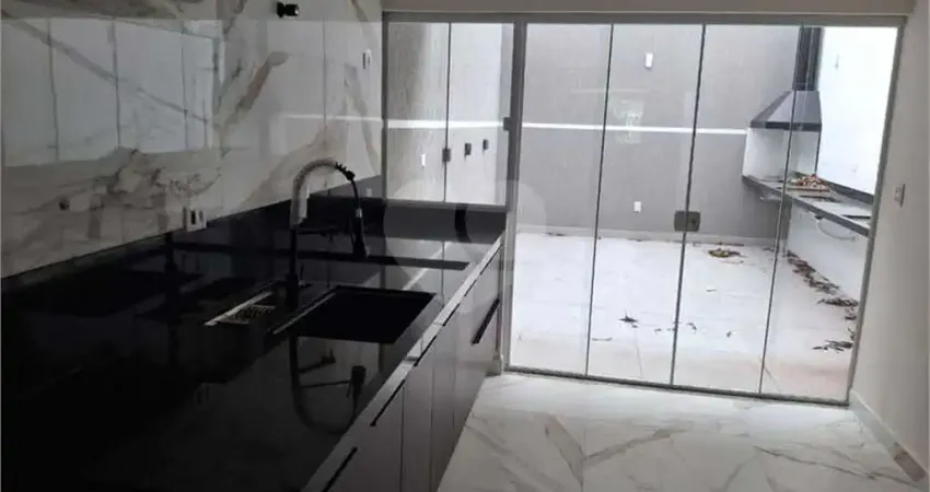 Casa com 3 quartos à venda no Jardim Utinga, Santo André 