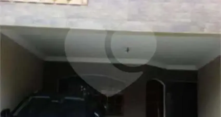 Sobrado com 4 quartos à venda em Vila Camilópolis - SP