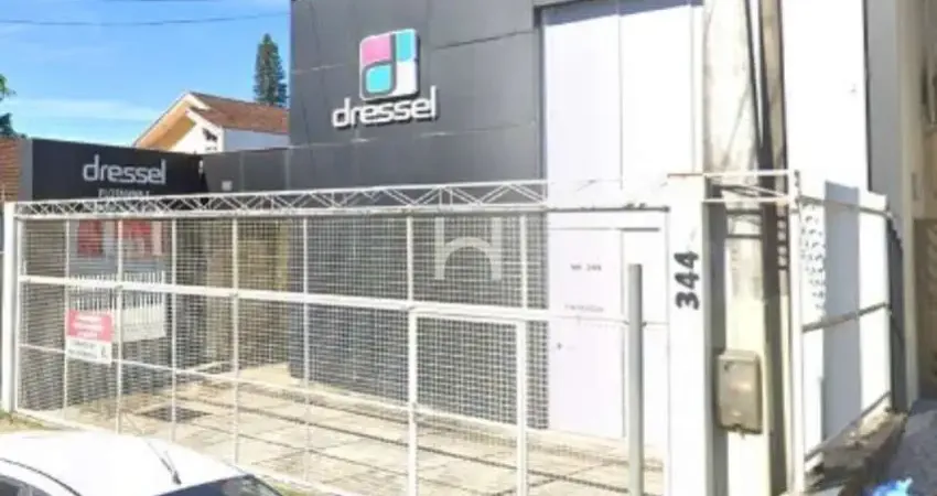 Casa residencial e comercial à venda em Joinville-SC, Bucarein: 2 quartos, 1 sala, 2 banheiros, 2 vagas de garagem, 404m² de área.