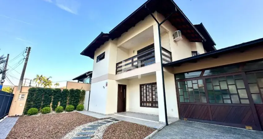 Casa com 4 quartos à venda na Rua Assis Brasil, 92, Saguaçu, Joinville