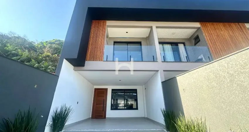 Casa com 3 quartos à venda na Rua da Independência, 765, Anita Garibaldi, Joinville