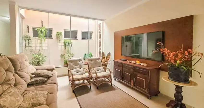 Casa à venda com àrea gourmet no Bairro Paraiso em Araçatuba