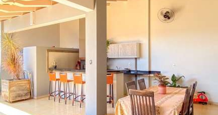Casa com espaço gourmet no Parque Residencial Laluce II, Birigui/SP