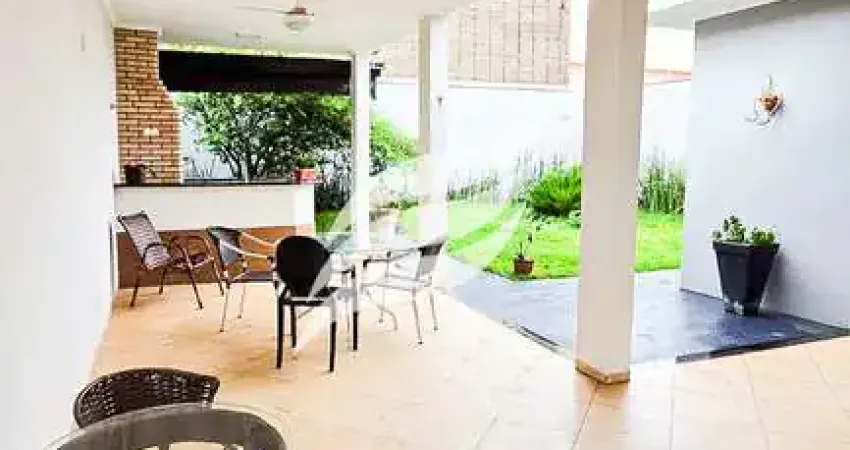 Linda casa com suíte master e jardim à venda no bairro ipanema