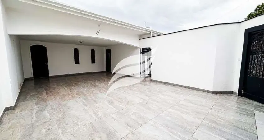 Casa grande com edícula completa à venda próxima ao supermercado amigão