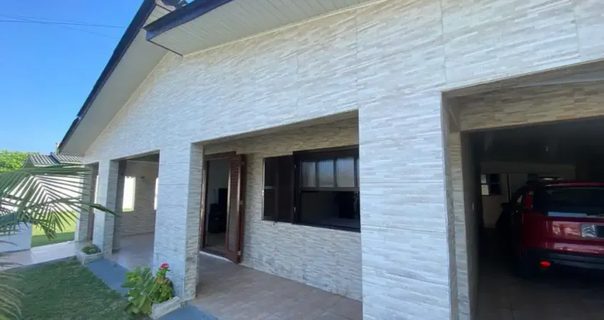 Casa com 3 quartos à venda na Avenida Getúlio Vargas, 121, Meta, Balneário Arroio do Silva
