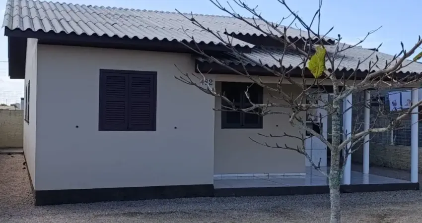 Casa de alvenaria com  - 02 dormitórios  - 02 banheiros  - sala e cozinha  - churrasqueira  -lavanderia