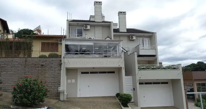 Lindo sobrado 03 dormitórios para venda em Novo Hamburgo bairro Hamburgo Velho