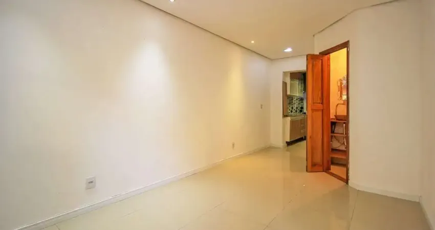 Casa em Condomínio para venda no bairro Guarujá em Porto Alegre